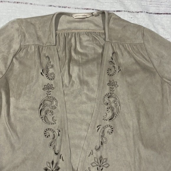 Soft Surroundings Suede Tan Laser Cut Paisley Florentine Ultra Soft Topper - Picture 11 of 13